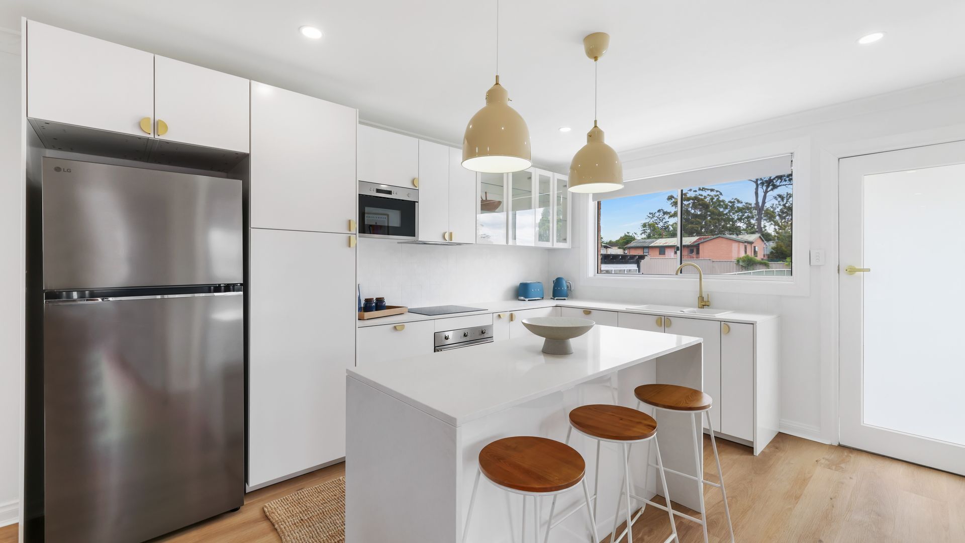 雪櫃、微波爐、焗爐、爐具