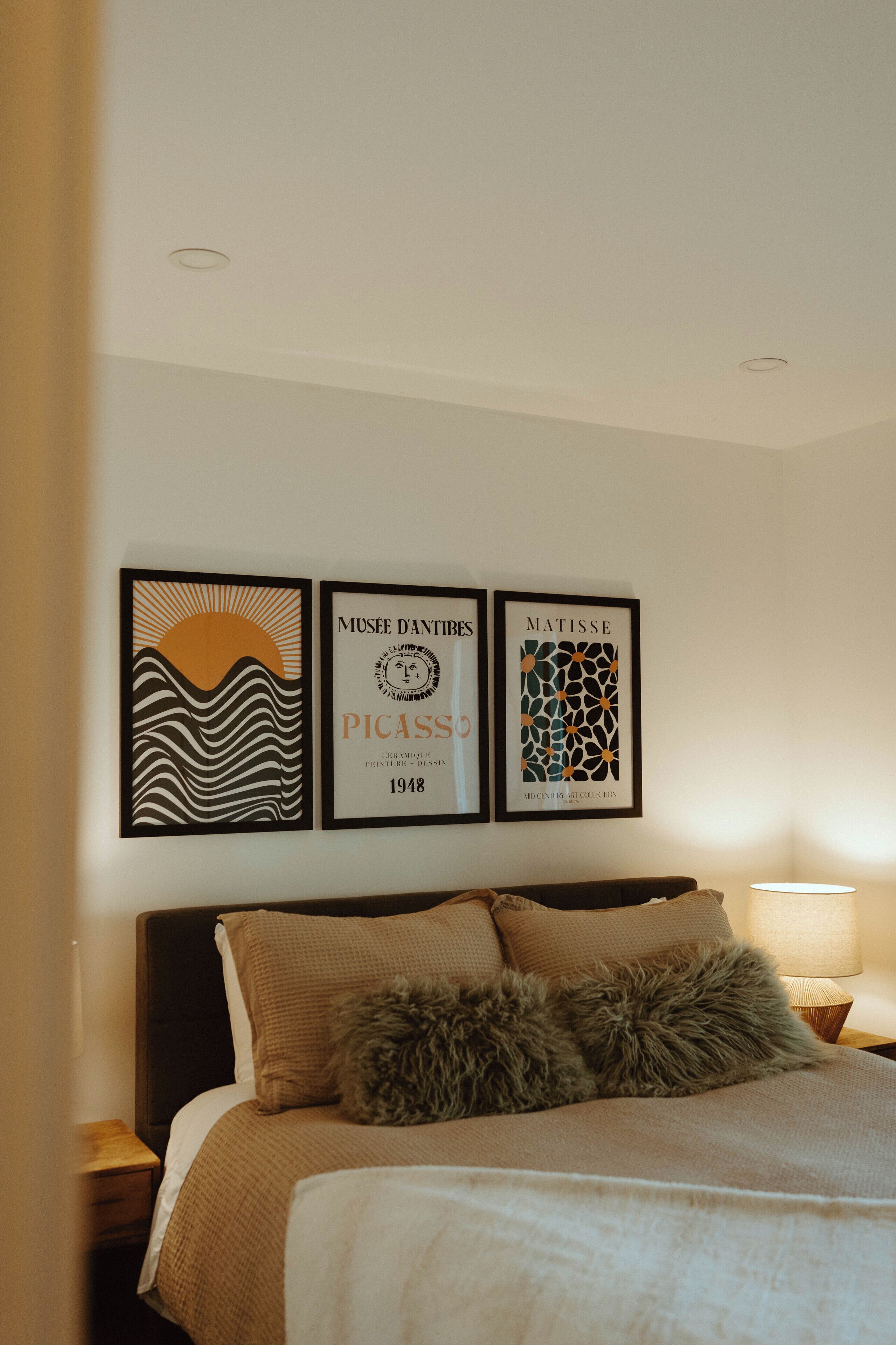 Strykjärn/strykbräda, wi-fi och sängkläder