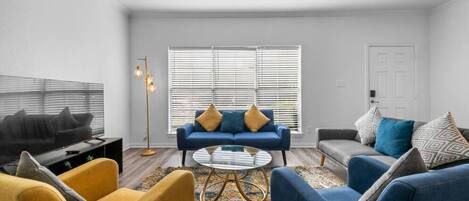 Televisión y monitor de computadora