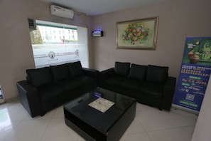 Interior detail - Capital O 95049 Aurora Rooms Riverdale (Cikarang)