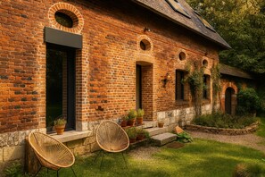 Exterior - Villa Eden country gite with pool table and table soccer! (La Vieux-Rue)