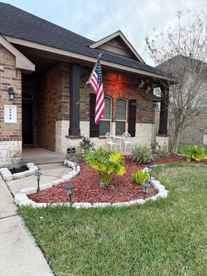 Exterior - Peaceful Family Stay (Rosenberg)