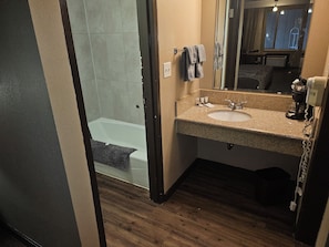 Economy Double Room | Individually decorated, individually furnished, desk, laptop workspace - Home Away Inn LLC Laramie (Laramie)