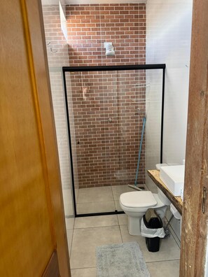 Soap, toilet paper - Pousada Deck (Carolina)