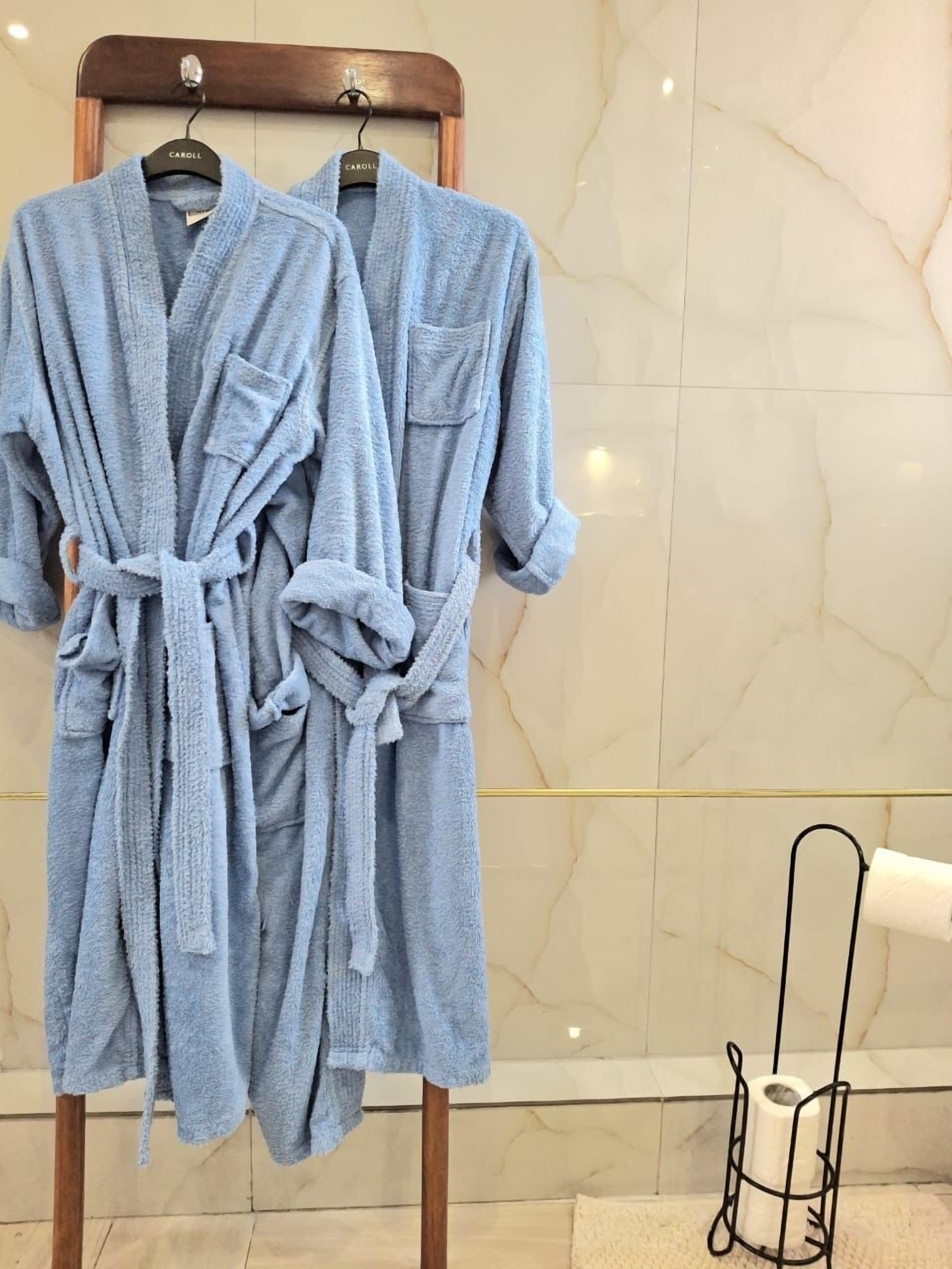 Habitación familiar, vistas al jardín | Baño | Zapatillas