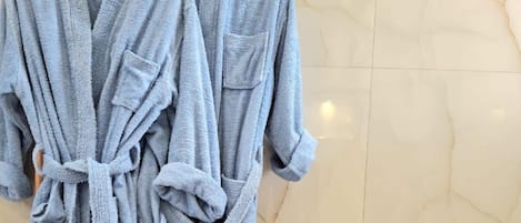 Family Room, Garden View | Bathroom