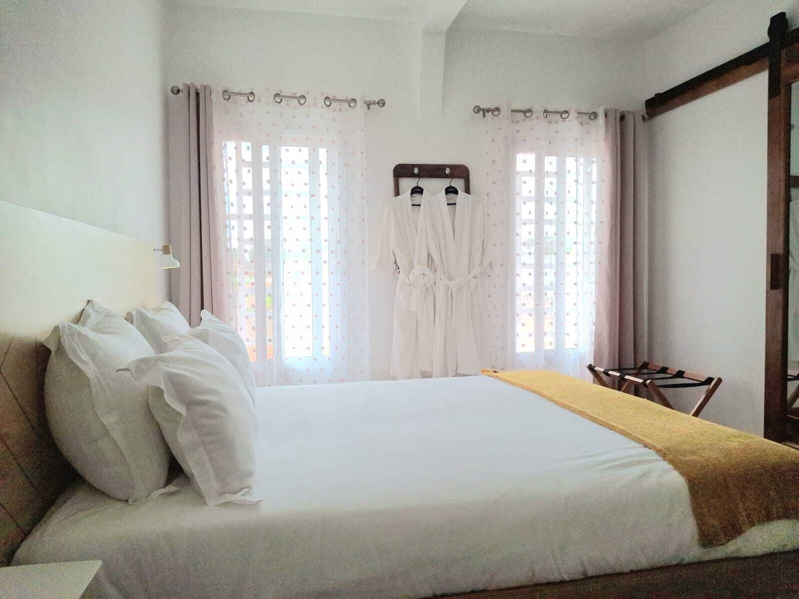 Standard Double Room | In-room safe, iron/ironing board, free WiFi, bed sheets