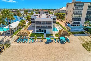 Exterior - Gulf front 2-bedroom resort timeshare unit with AC in sunny Naples! (Naples)