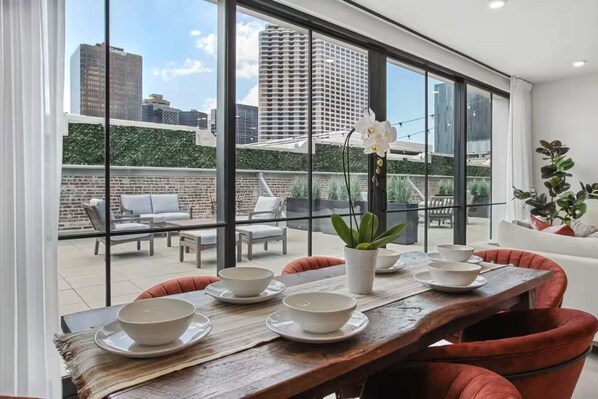 Dining - The Theodore New Orleans 6BD/6B Combo Unit w/Deck (New Orleans)