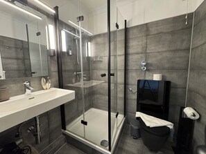 Shower - Lakefront Studio - part of the HolidayEscapes collection (Scharbeutz)