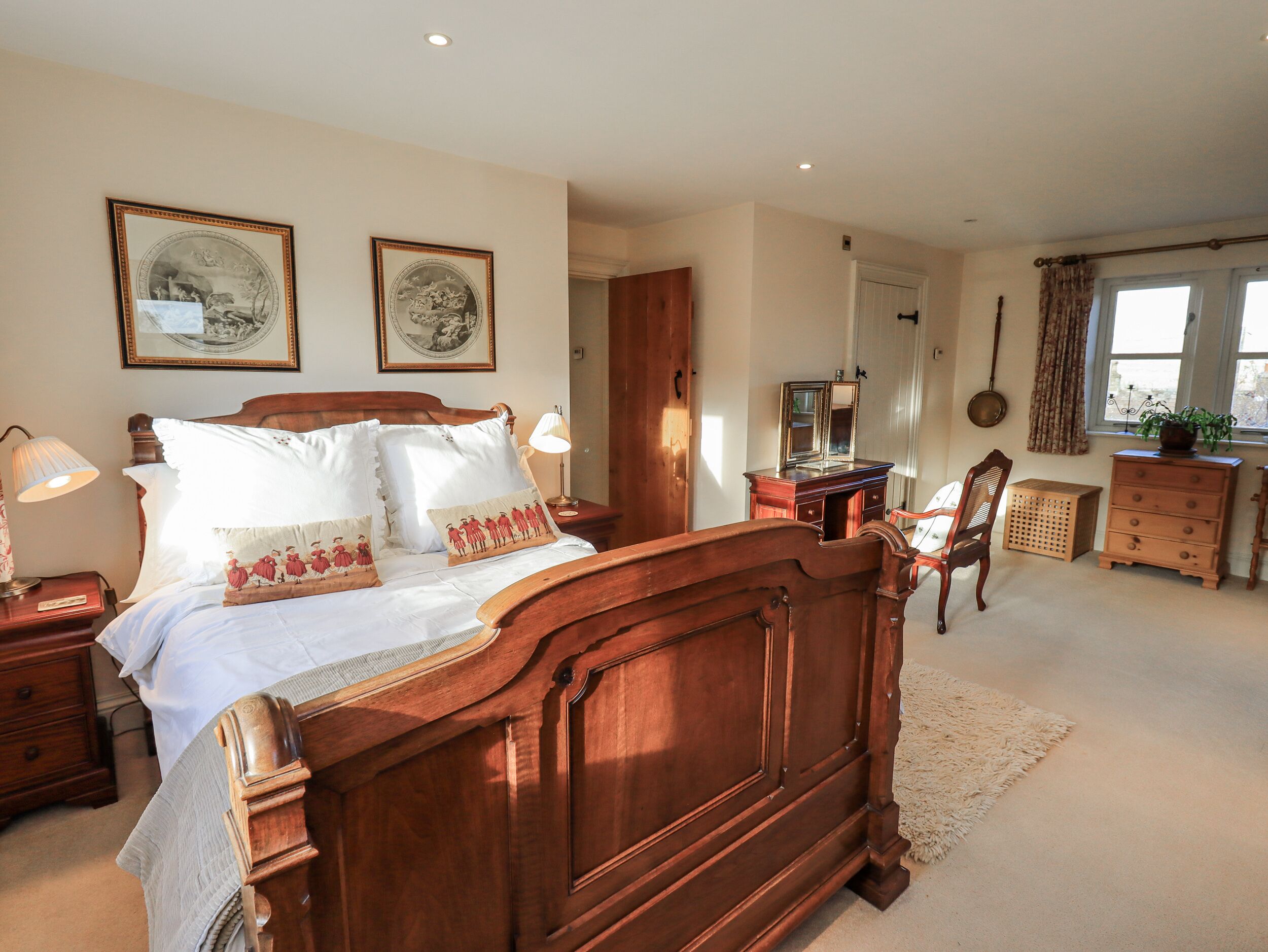 3 bedrooms, WiFi (free), individually decorated, individually furnished