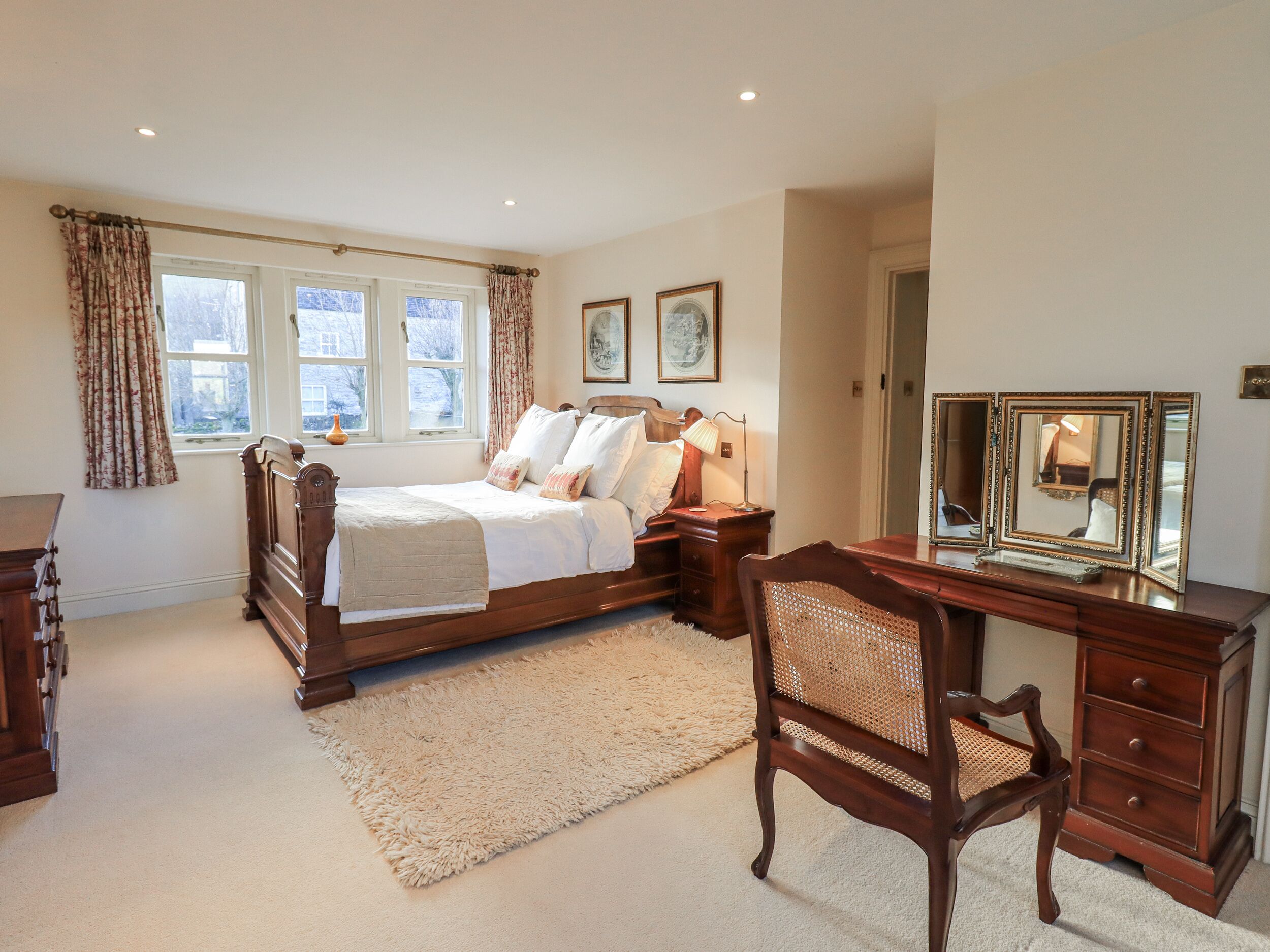 3 slaapkamers, individueel gedecoreerd, individueel gemeubileerd