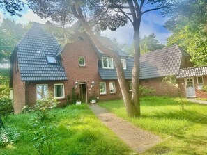 Exterior - Vacation apartment Kegelrobben_EG li (Nebel)