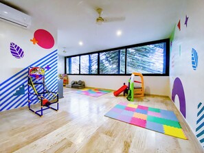 Spielezimmer