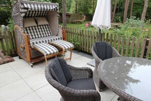 Outdoor dining - Vacation apartment Fasane_EG outside (Nebel)