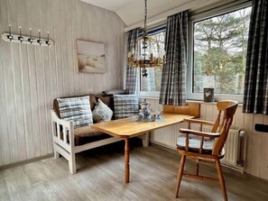 Interior - Vacation apartment Schwalbennest_OG re (Nebel)