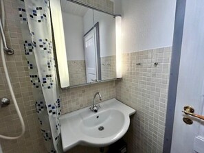 Hair dryer - Vacation apartment Schwalbennest_OG re (Nebel)