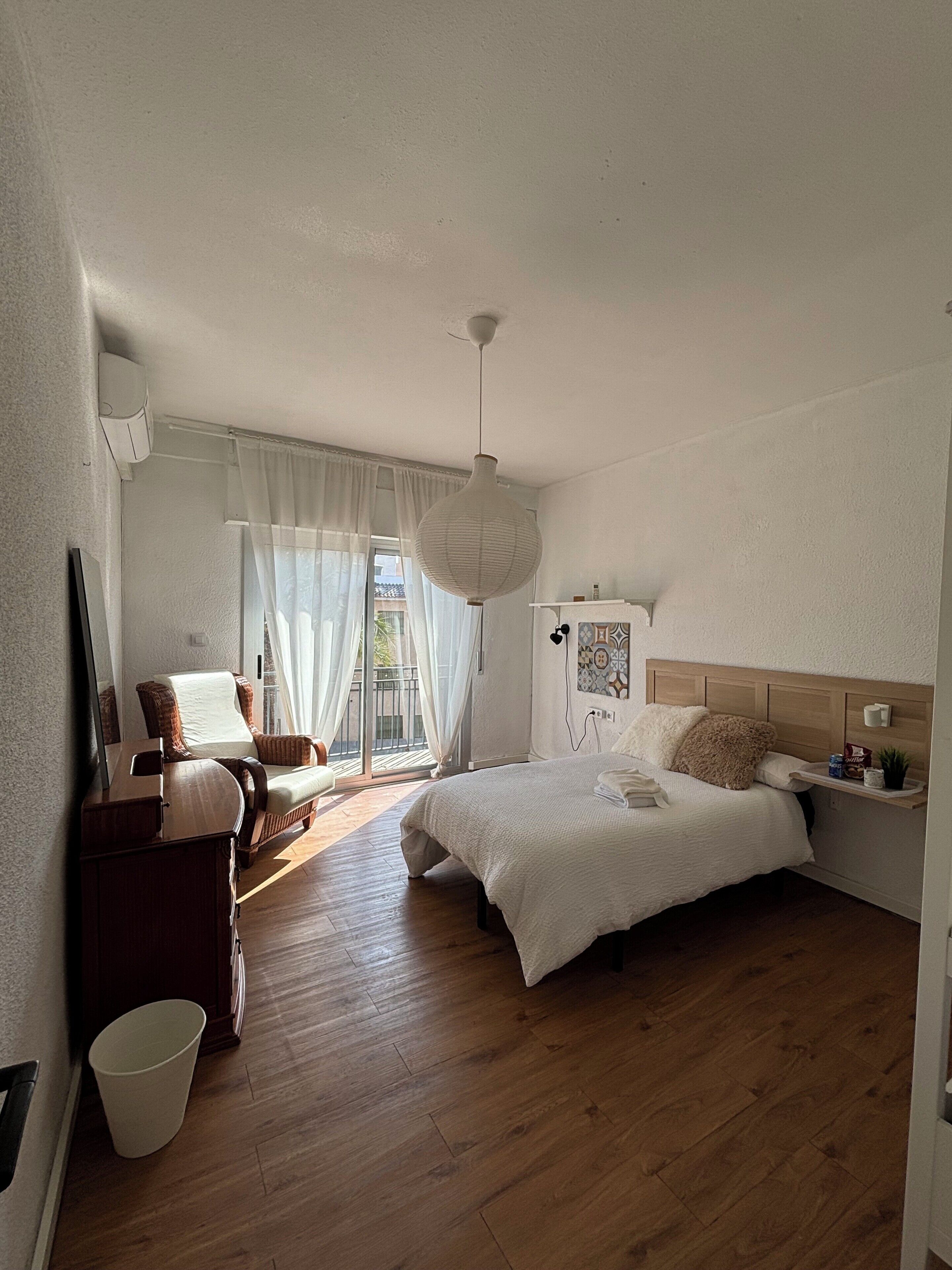 Fer et planche à repasser, Wi-Fi, literie fournie