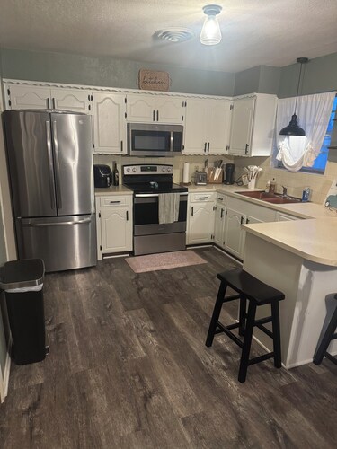 Charming, clean 3-bedroom house with in cozy Pampa