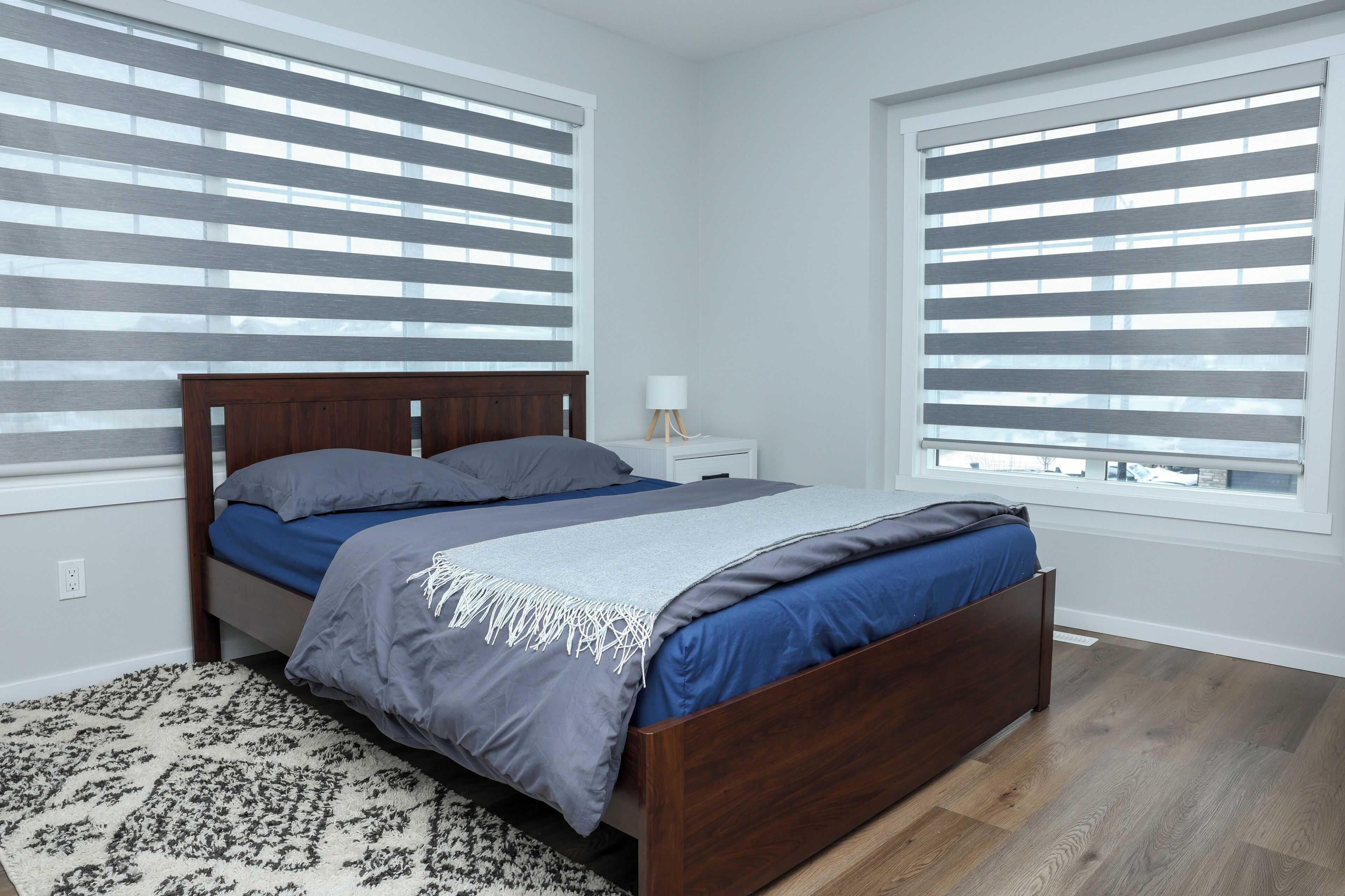 3 chambres, fer et planche à repasser, lit de bébé portatif