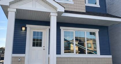Peaceful Family Retreat in Edmonton - 20 mins to Airport