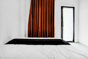 Standard Double Room - Hotel O near Jatim Park 3 formerly Srikandi Residence (Batu)