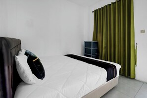 Standard Double Room - Hotel O near Jatim Park 3 formerly Srikandi Residence (Batu)