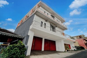 Exterior - Hotel O near Jatim Park 3 formerly Srika (Batu)