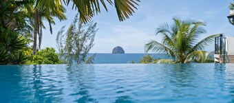 Villa Dou Cherry - Five Bedroom Villa, Sleeps 12