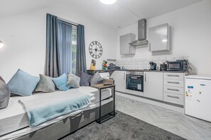 Living area - Modern 1 Bed - Near City Centre (Manchester)