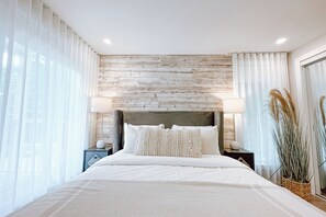 อพาร์ทเมนท์, ระเบียง, วิวภูเขา | เครื่องนอนป้องกันสารก่อภูมิแพ้, ผ้าม่านกันแสง, เตารีด/โต๊ะรีดผ้า