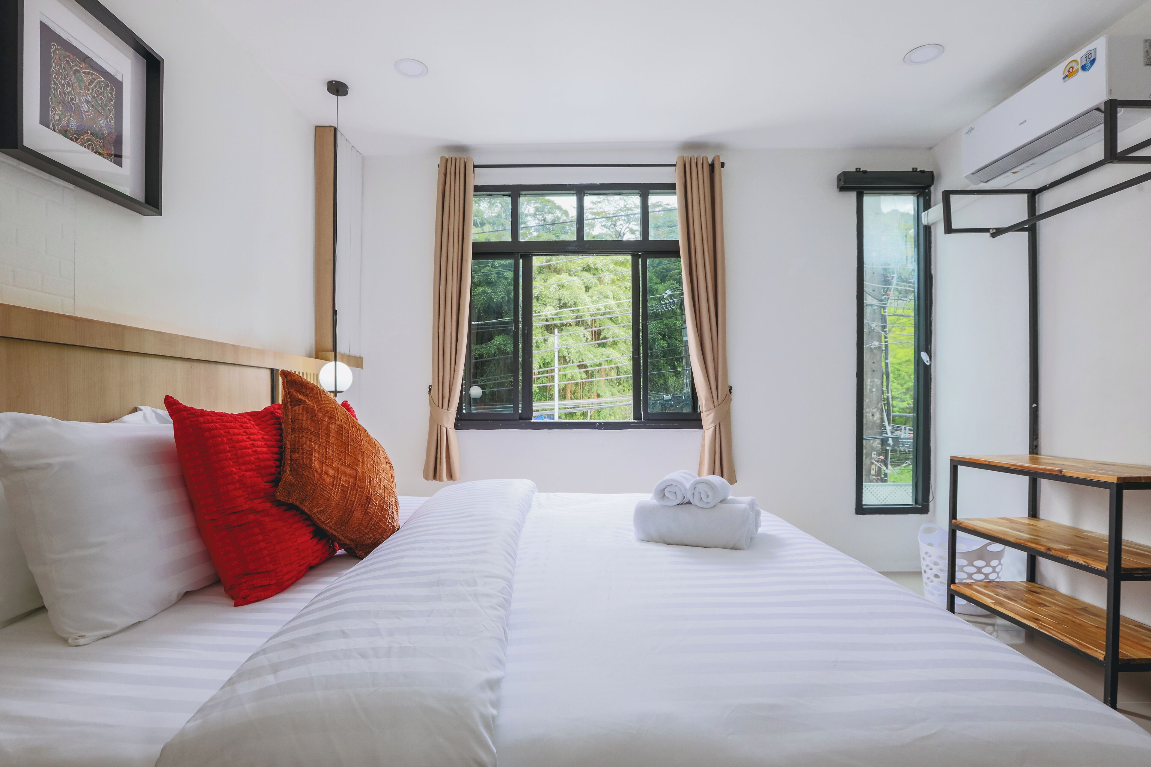 Comfort House, Balcony, City View | Laptop workspace, free WiFi