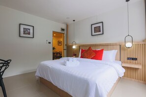 笔记本电脑工作区、免费 WiFi