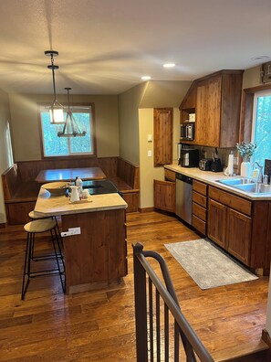 Micro-ondas, fogão, cooktop, lava-louças