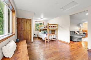 2 bedrooms, Internet, bed sheets