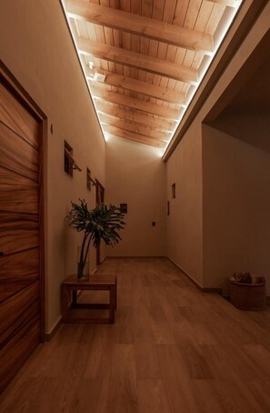 Interior - Hotel Bravo (Valle de Bravo)