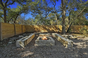 Property grounds - Spacious 7-Bedroom Compound w 2 Large POOLS, Fire-pit, Grill & fully-fenced yard (Austin)