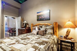 Een bureau, wifi, beddengoed