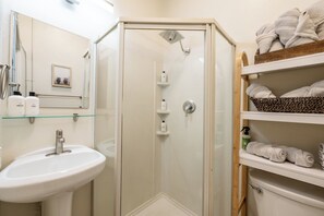 Bathroom - Buffalo Bill Hideout | Downtown Sheridan Stay (Sheridan)