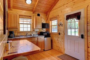 Fridge, microwave, dishwasher, coffee/tea maker - Rustic Ridge Cabins, Charming Dayton Retreat (3 Options!) (Dayton)