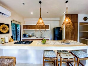 Căn hộ có thiết kế đặc trưng, 2 phòng ngủ, sân hiên, quang cảnh vườn | Bếp riêng | Dụng cụ pha cà phê/trà 