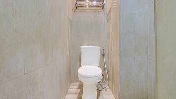 Deluxe Twin Room | Bathroom | Shower