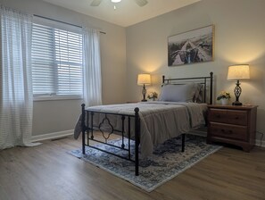 Room - Peaceful 3 Bedroom Townhouse (Enterprise)