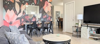 Peaceful 3 BR/2.5 bath*5 min to base*pool*