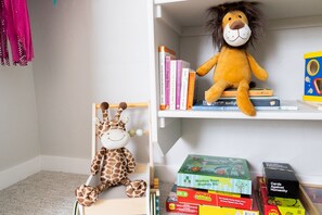 3 bedrooms - Play Stay Foosball Ping Pong Arcade 10 (Meridian)