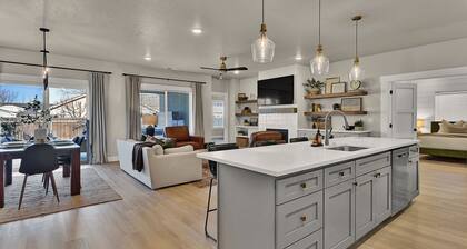 Luxury Home Mineral Spa Game Room Fire Pit