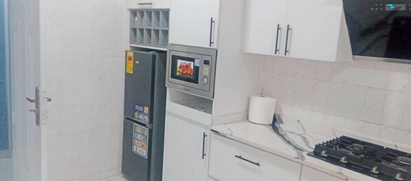 Apartment, 3 Bedrooms, Air conditioning | Private kitchen - SNS Apartments (Adentan)