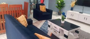 아파트, 침실 3개, 에어컨 | 거실 공간