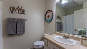 Shower, hair dryer, towels, soap - Wow Views! Robin’s Resort-Unit 222•3BR•2 Pools•Boat Slip (Osage Beach)