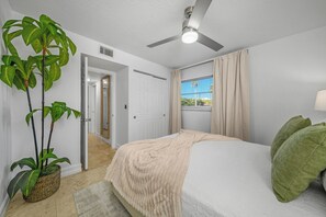 مكواة/لوح كي وواي فاي وملاءات أسرّة